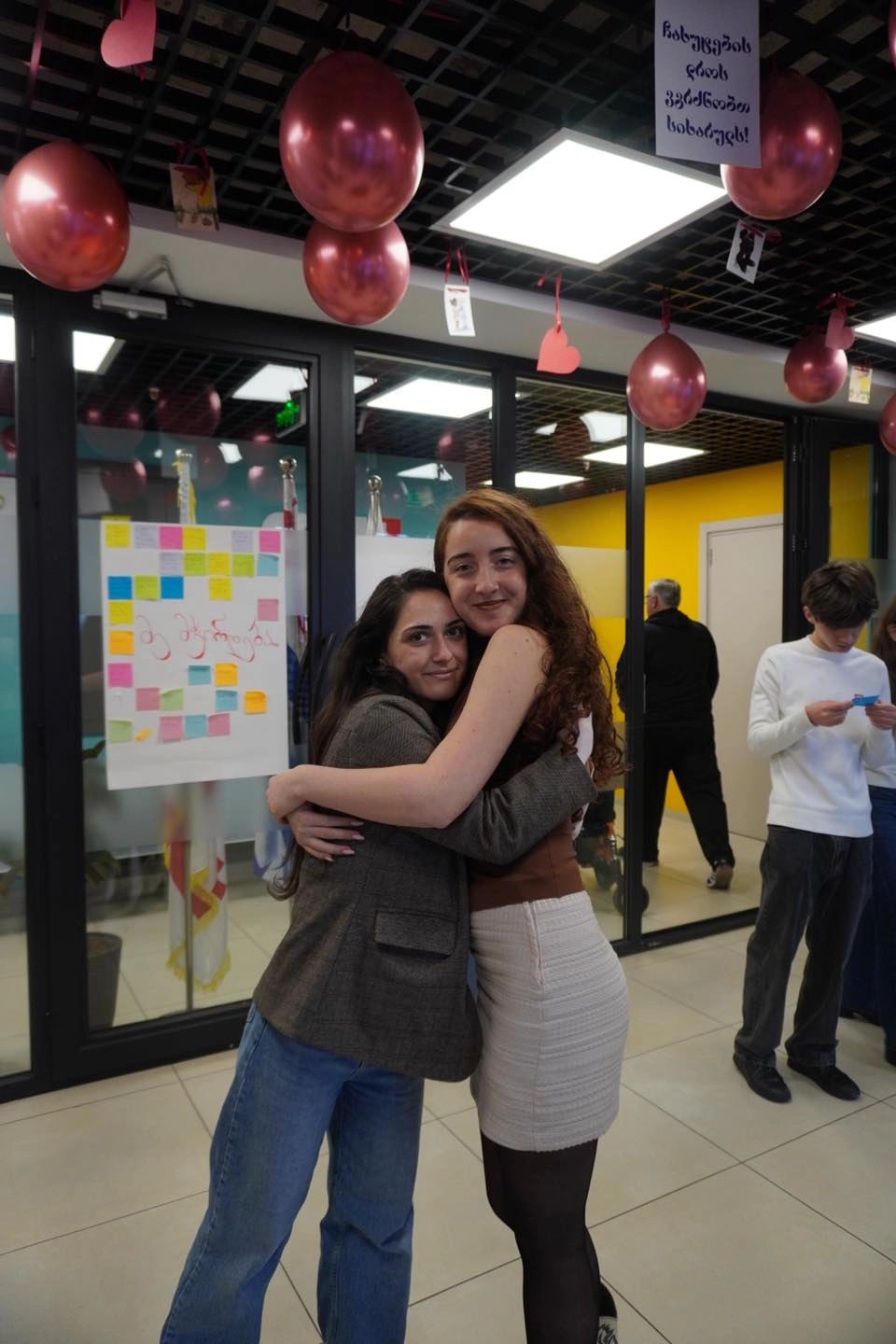   ჩახუტების დღე სკოლა თაობაში