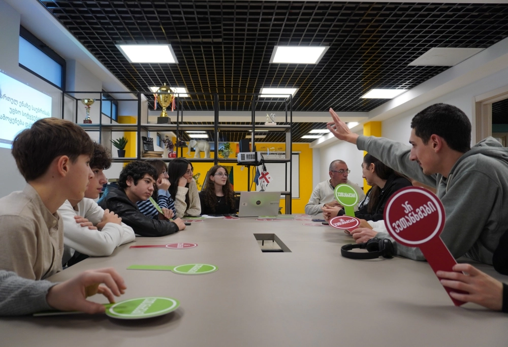   კლუბ ,,Res Publica’’-ს ორგანიზებით სკოლა თაობაში დისკუსია გაიმართ